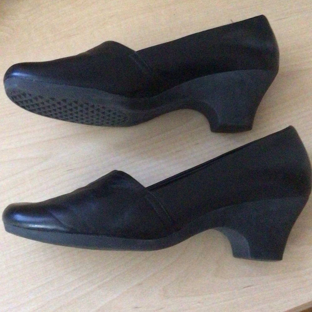 AEROSOLES Black Women's Pumps - Picture 2 of 4